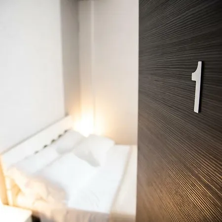 B＆b パラダイス 4* ナポリ